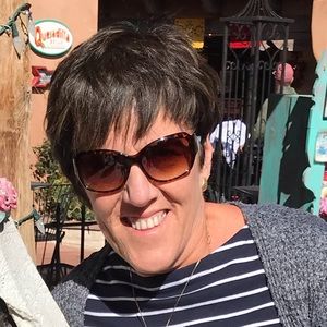 Meet your Posher, Andrea